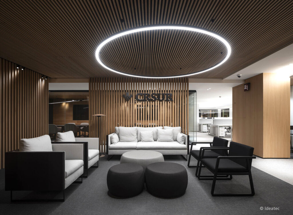 Mavotrans geluidsabsorptie, Ideacustic toegepast op wanden en plafond bij luxe kantoor, 1 van serie 1