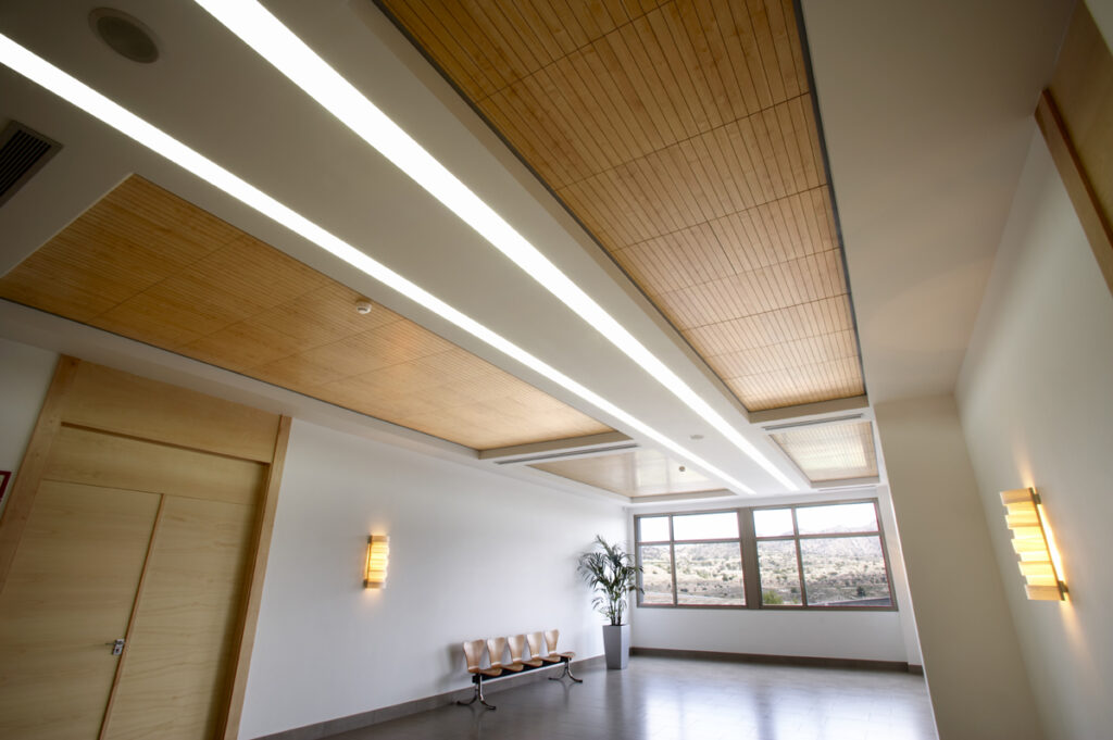 Mavotrans_geluidsabsorptie_Ideatec_plafond-kleedkamer-03