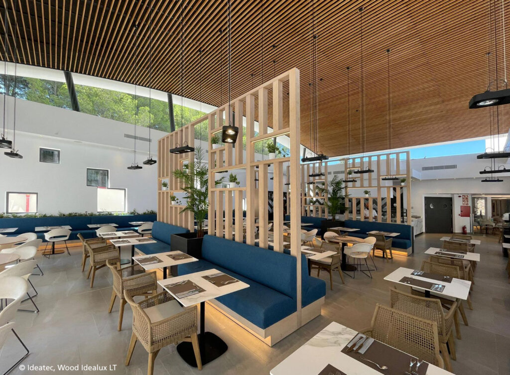 Mavotrans_geluidsabsorptie_Ideatec_Ideawood_plafond_hotel_hotelmorlans_01