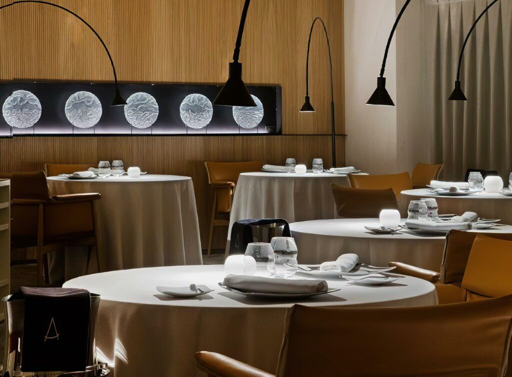 Mavotrans_geluidsabsorbtie_Ideatec_wood_restaurant_anglerestaurant-02