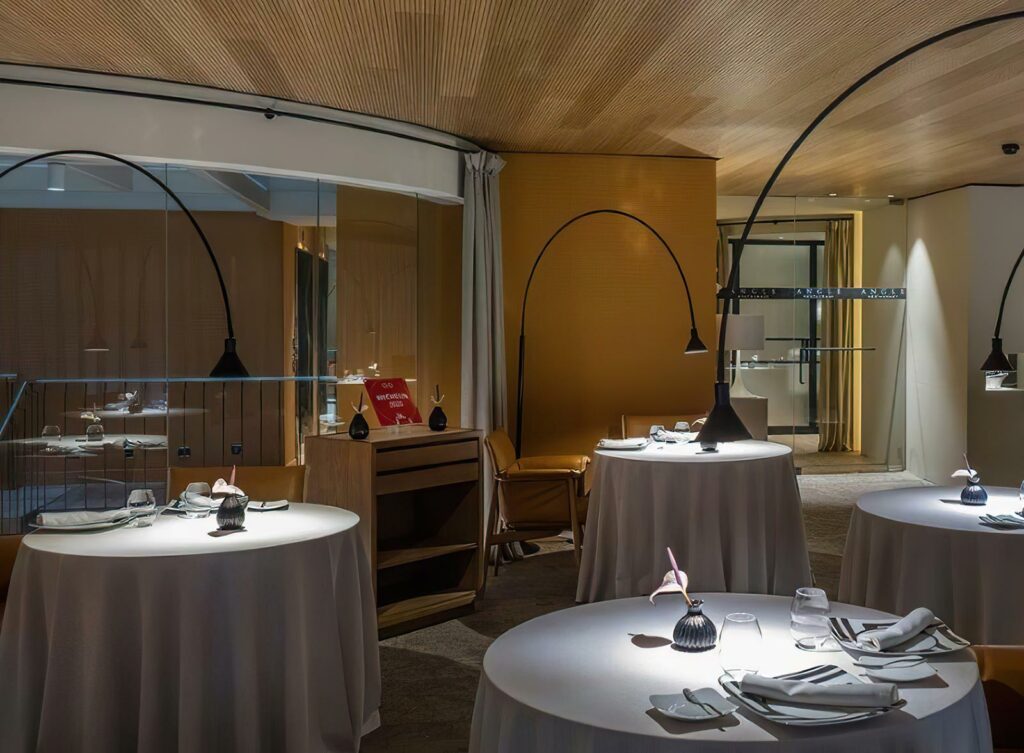 avotrans_geluidsabsorbtie_Ideatec_wood_restaurant_anglerestaurant-03