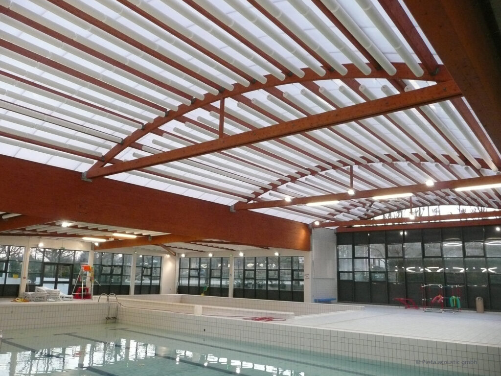 Mavopreen_Baffle_rondo_plafond-zwembad_-hangend_Pisceine-Montlhery-01