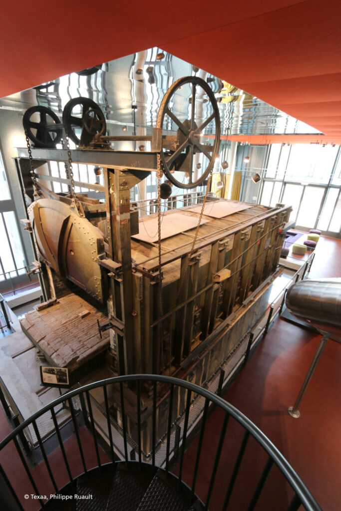 Mavotrans_Geluidsabsorptie_Texaa_Vibrasto_plafond_bibliotheek_mediatheque-Brest_04