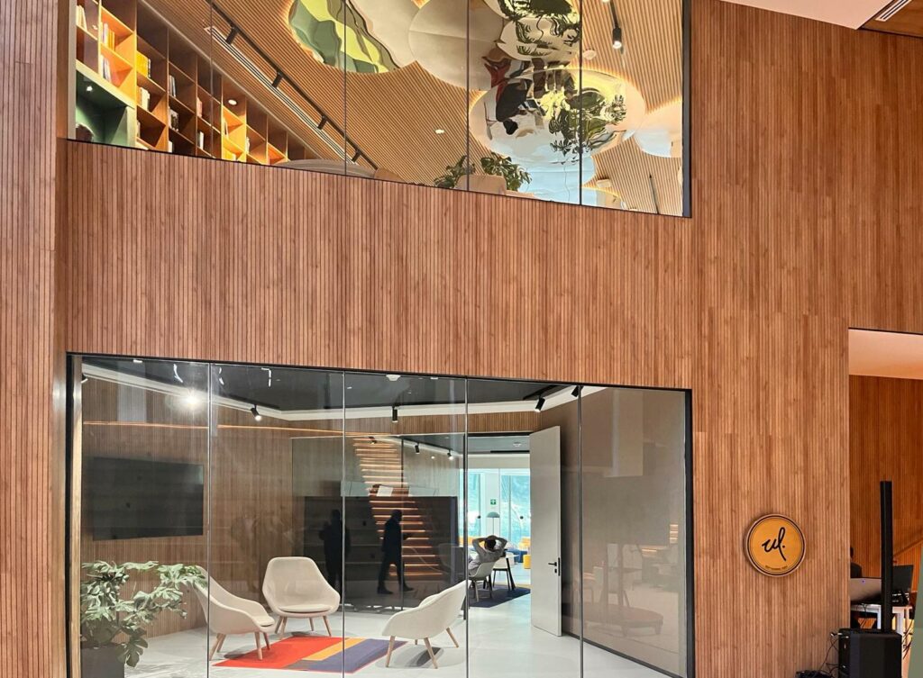 Mavotrans_Ideatec_Ideacustic-standaard-32_wanden_vergaderen-01