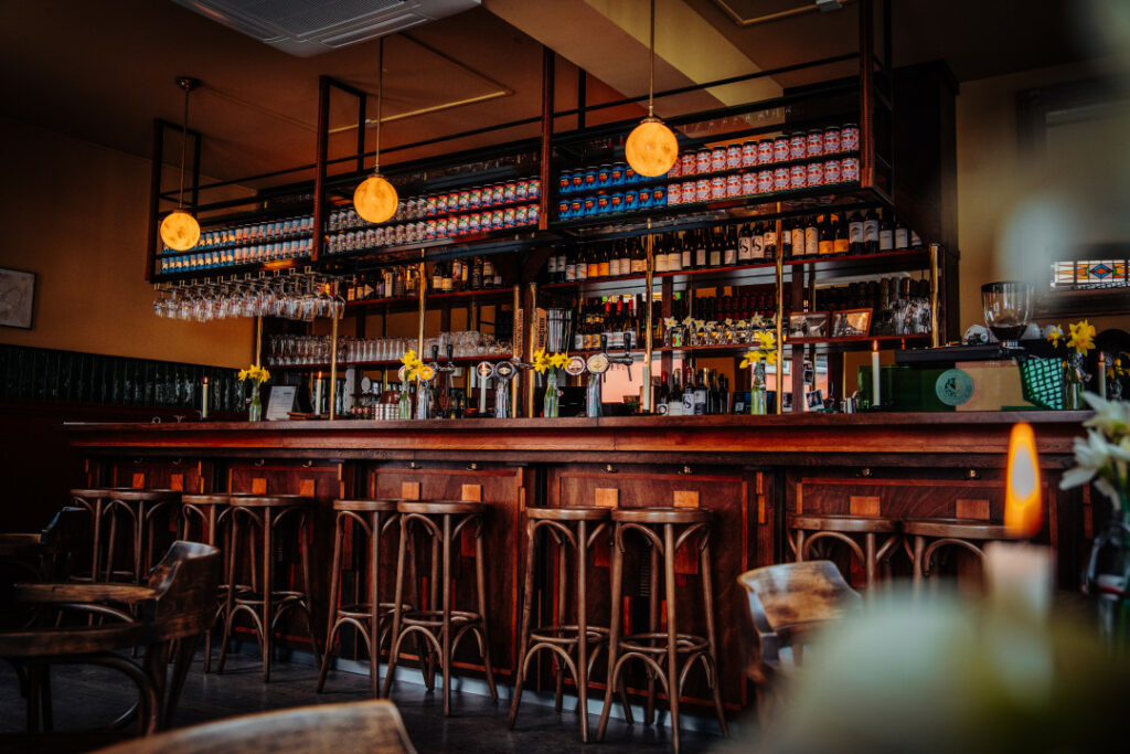 Mavotrans_mavopreen_plafond_cafe_-Achter-de-Koekoek-te-Utrecht-06- Akoestiek in cafés