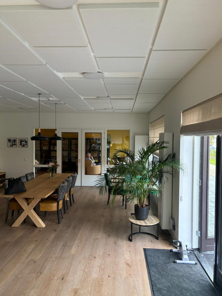Mavotrans geluidsabsorptie_ Mavopreen plano polar bij woonzorg ouderenzorg-06