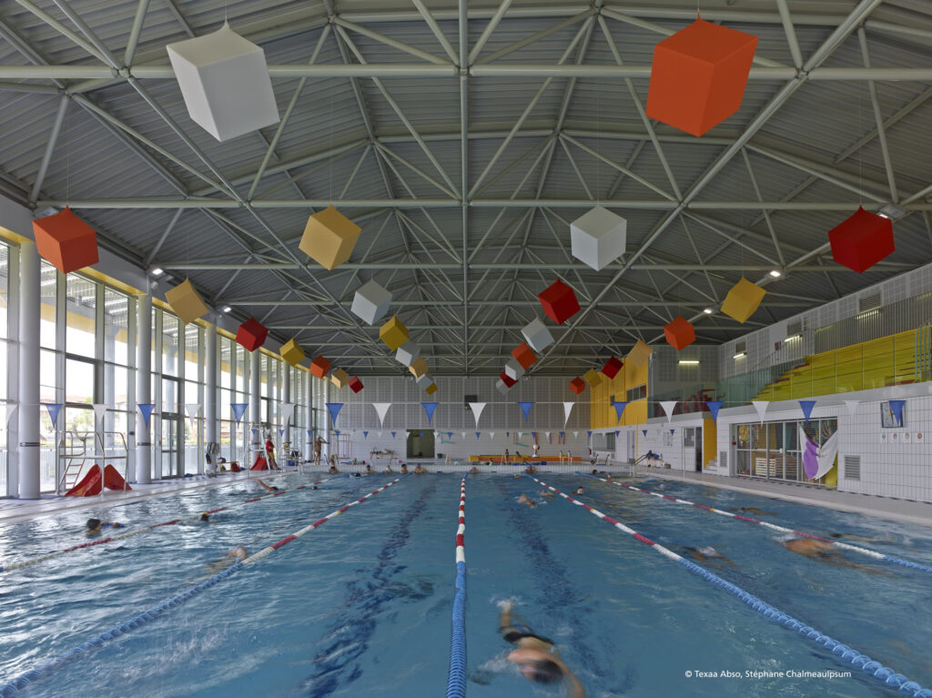 Akoestiek voor zwembaden met geluidsabsorptie van Mavotrans. Texaa Abso.