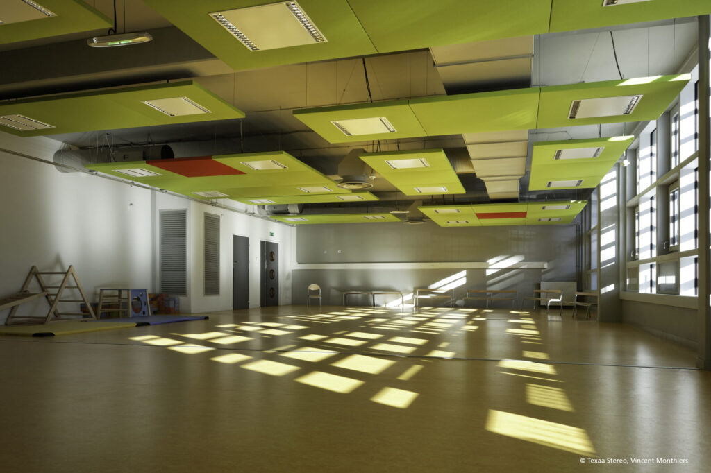 Mavotrans geluidsabsorptie_Texaa_Stereo_BSO_plafond_Scolaire-ponts-jumeaux-toulouse_07