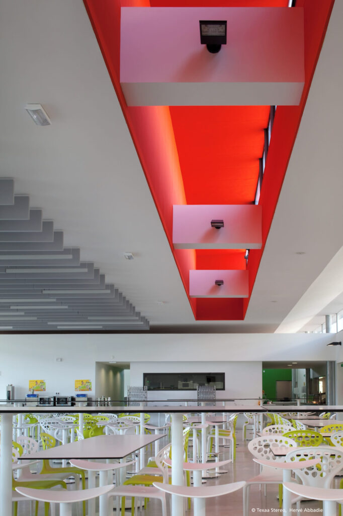 Mavotrans_geluidsabsorptie_Texaa-stereo_plafond_kantine-03