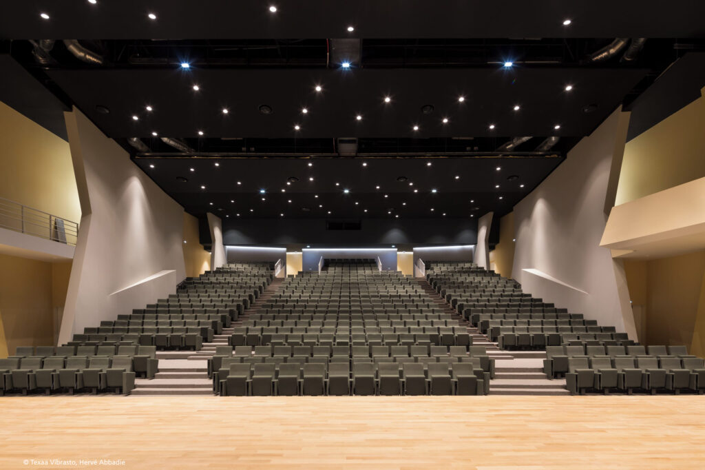 Mavotrans_geluidsabsorptie_Texaa_Vibrasto_plafond_wand_kunst_palais-des-congres-paris-sarclay_02