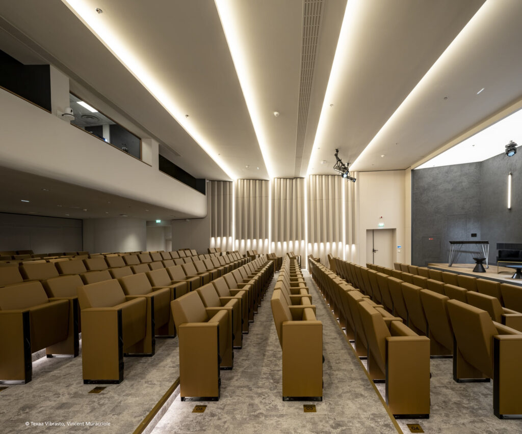 Mavotrans_geluidsabsorptie_Texaa_Vibrasto_wand_detail_congreszaal_CB21_03