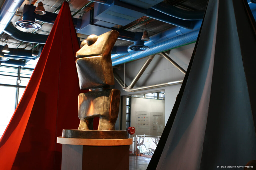 Mavotrans_geluidsabsorptie_exaa_gordijnen_kunst_museum_exposition-totem-et-tatoo_02