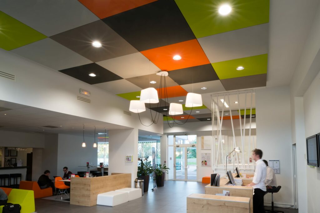 Texaa_plafond-respirant-Strato_hotel-IBIS-style-Nancy-sud-Houdemont_01