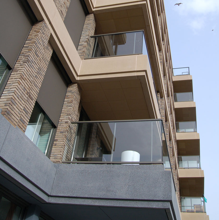 De Raedt in Rottedam voorzien van Geluidsabsorberende Phonstop platen onder de balkons